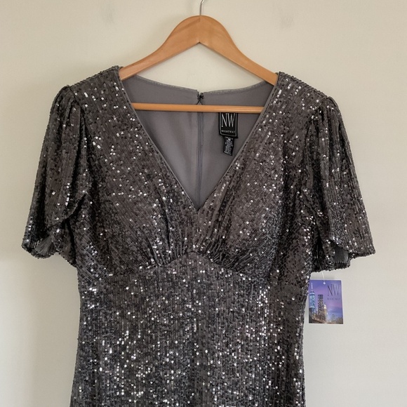 NW Nightway All Over Sequined Cocktail Dress Sz 10 Gunmetal Ruffled Hem Padded - Picture 3 of 16